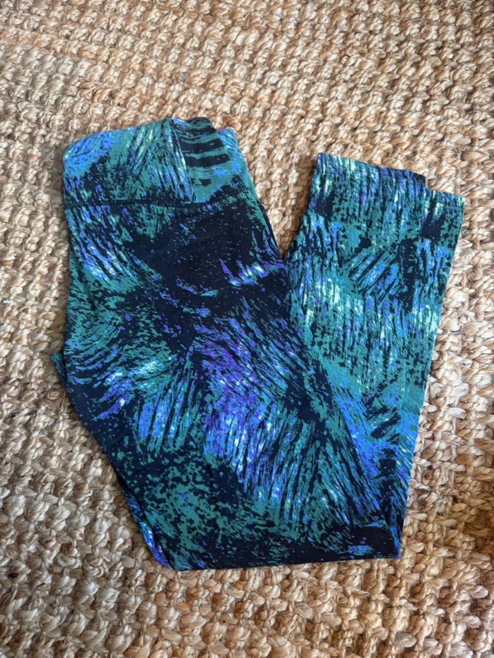 Tuff Athletics leggings - green and blue print